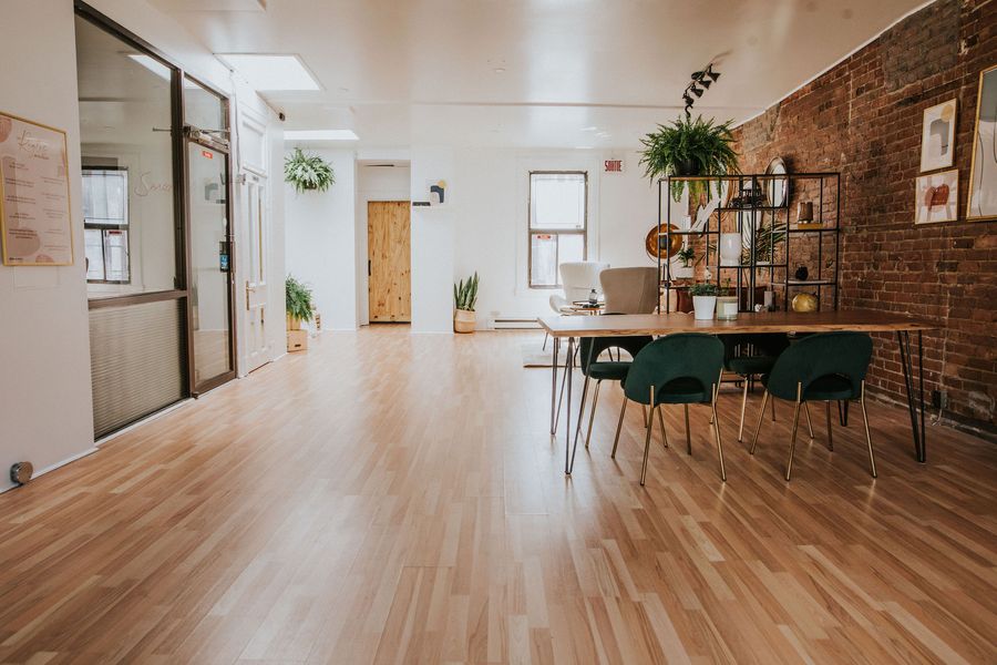 Grand espace ouvert et lumineux pour pop-up